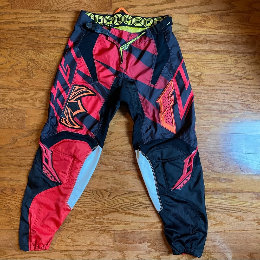 Fly Racing size 30 kinetic inversion men’s dirt bike pants.